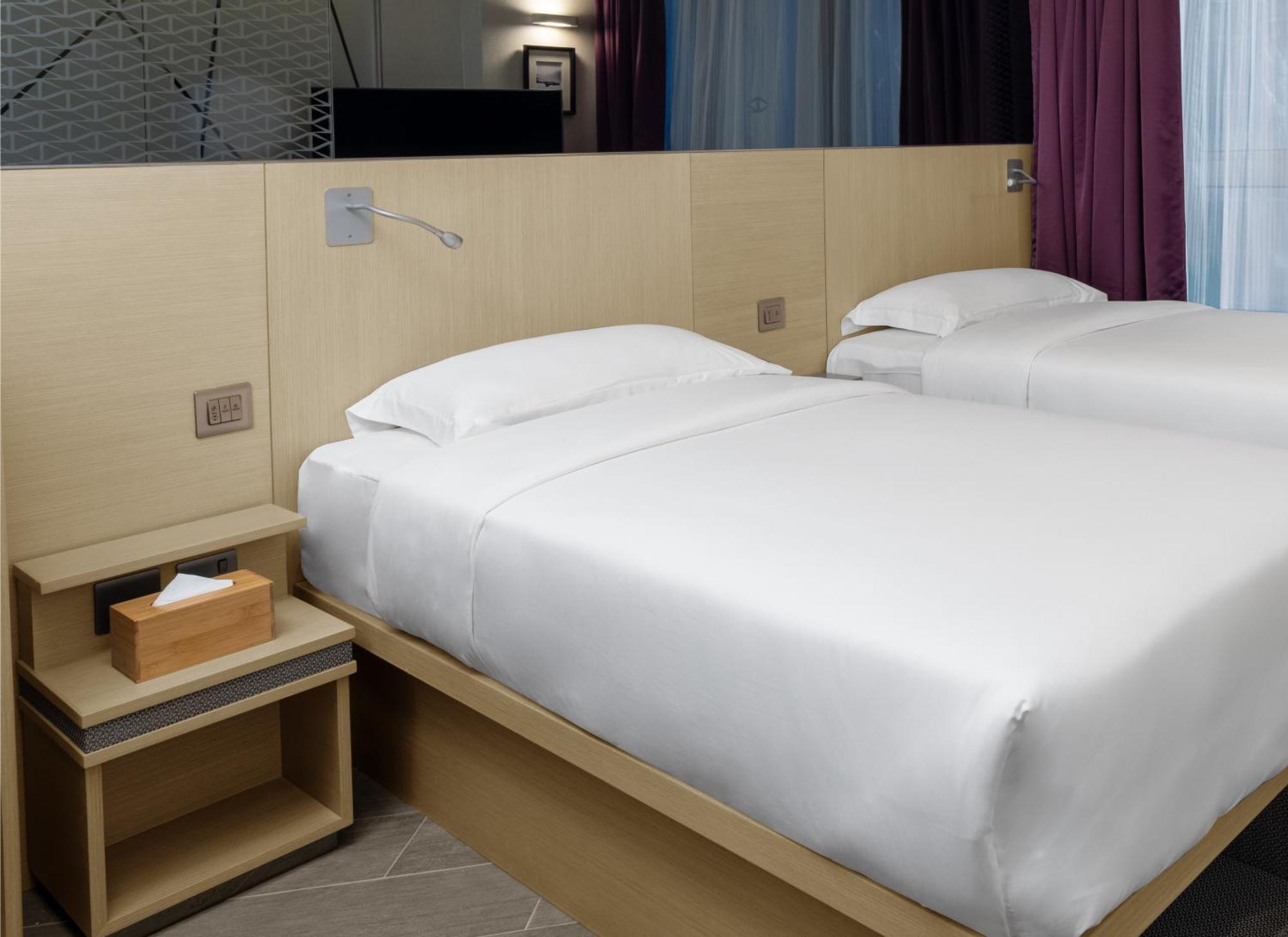 Starphire Hotel Hong Kong Exterior photo